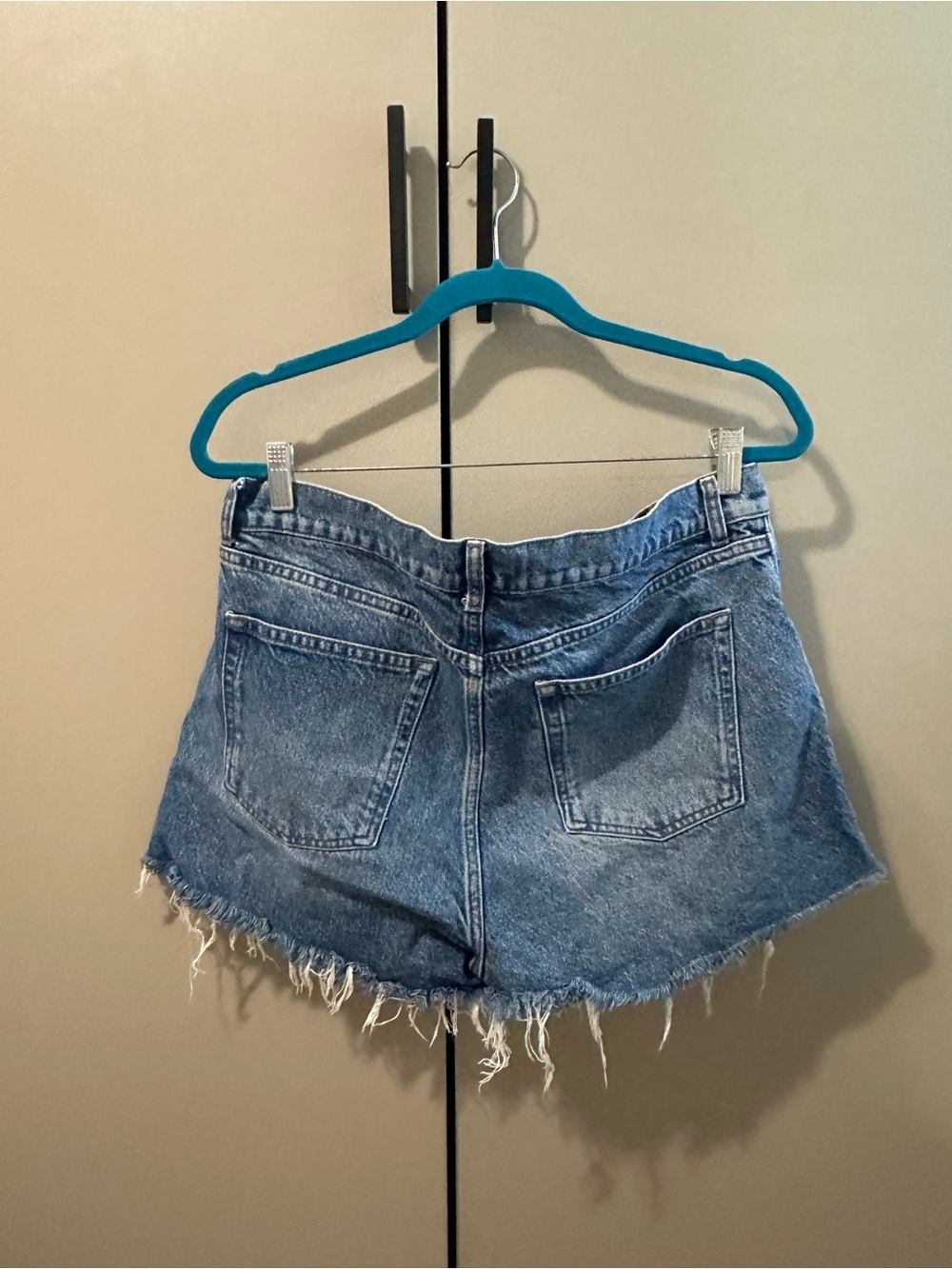 Reformation Charlene High Rise Jean Colorado Wash Shorts size 31 - Picture 3 of 5